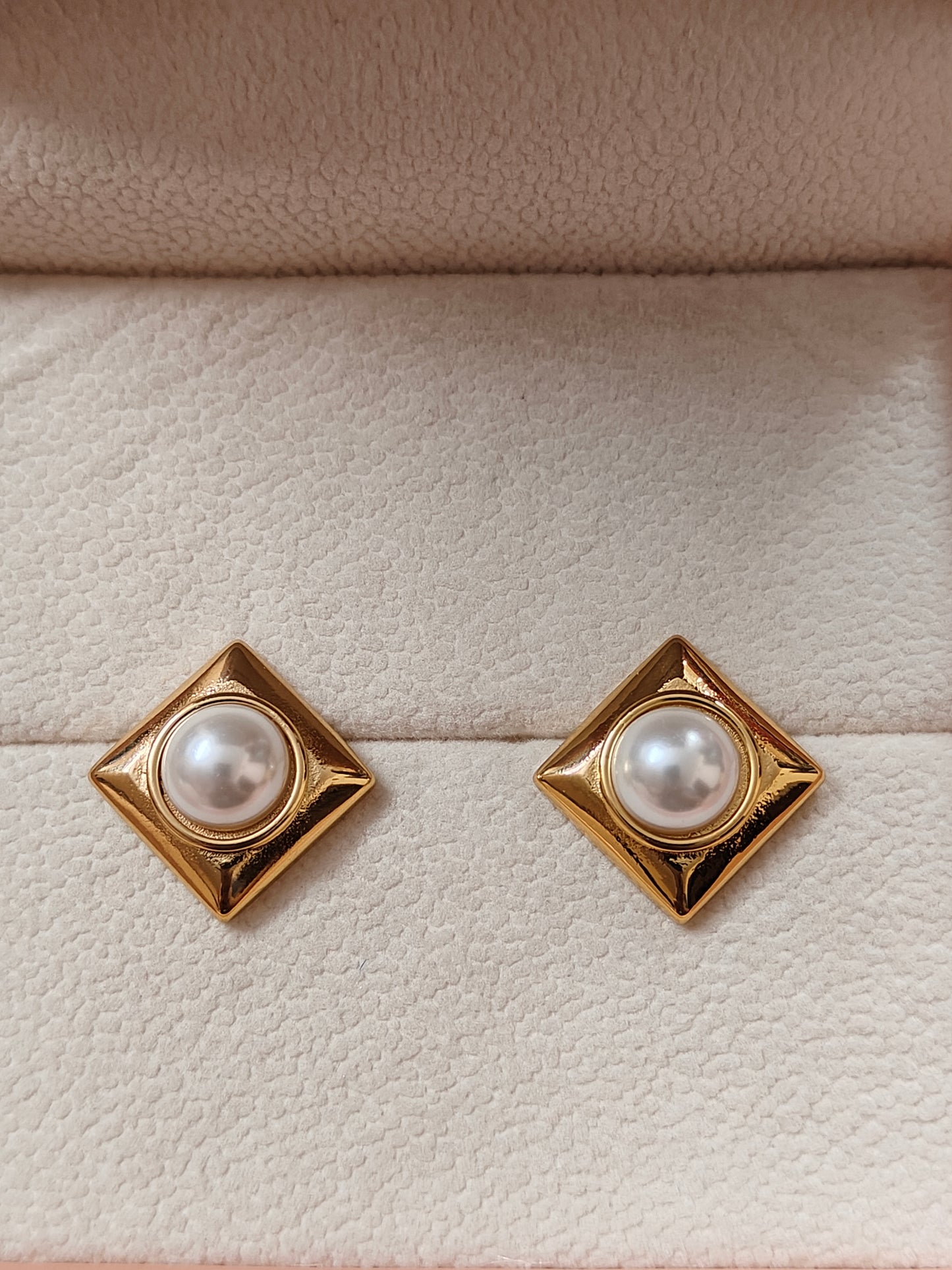 Art Deco-Inspired Pearl Stud Earrings