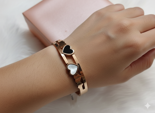 Chic Contrast Heart Bracelet