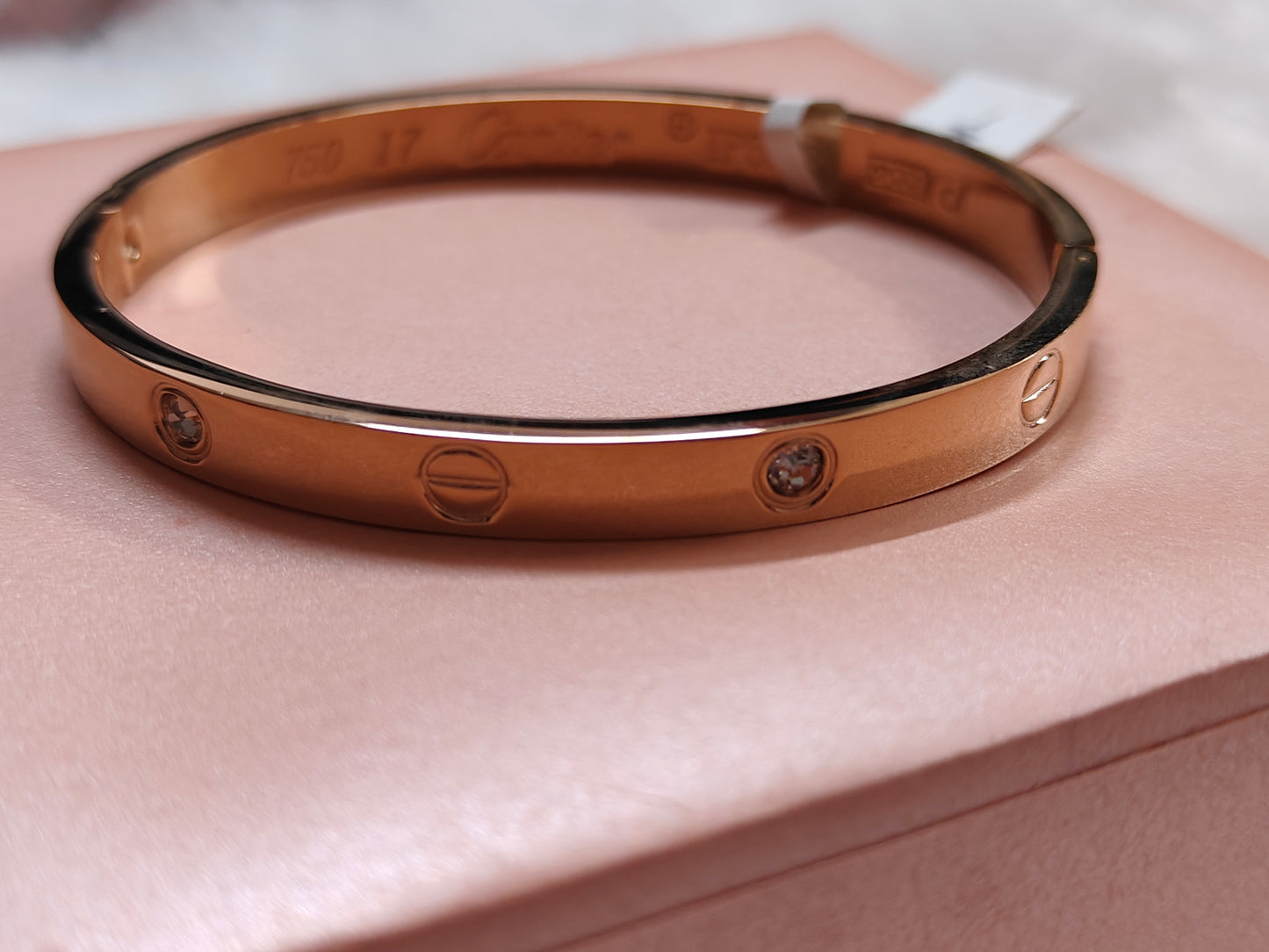 Timeless Screw Motif Bracelet