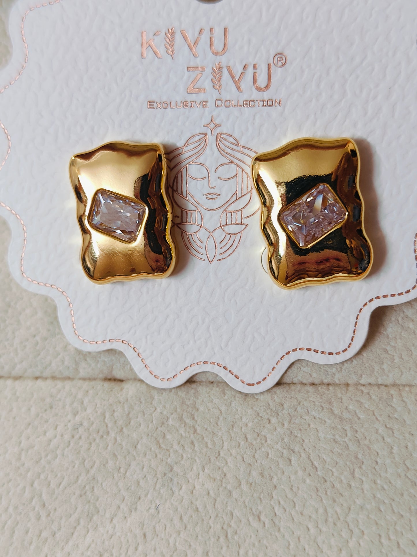 Textured Gold Stud Earring with Gemstone Detail